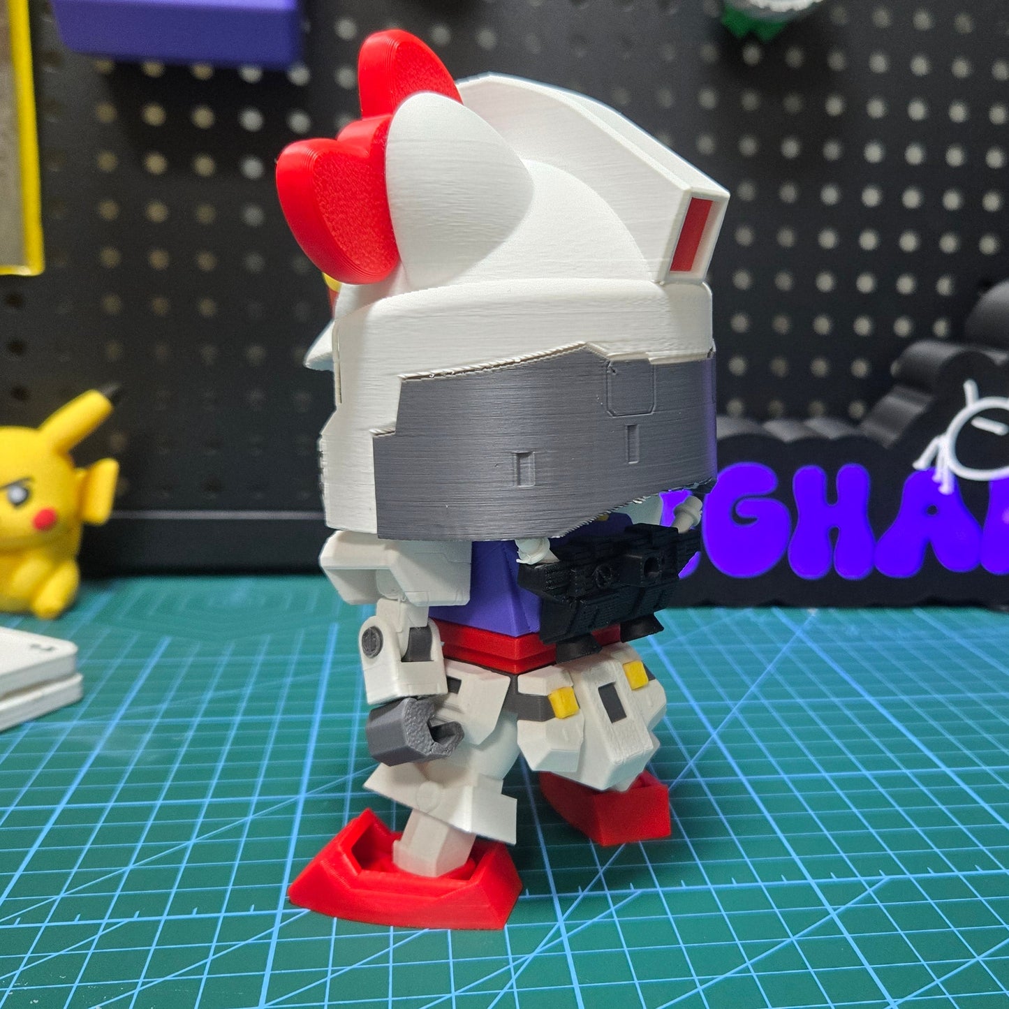 3D printed Hello Kitty Gundam desktop ornaments
