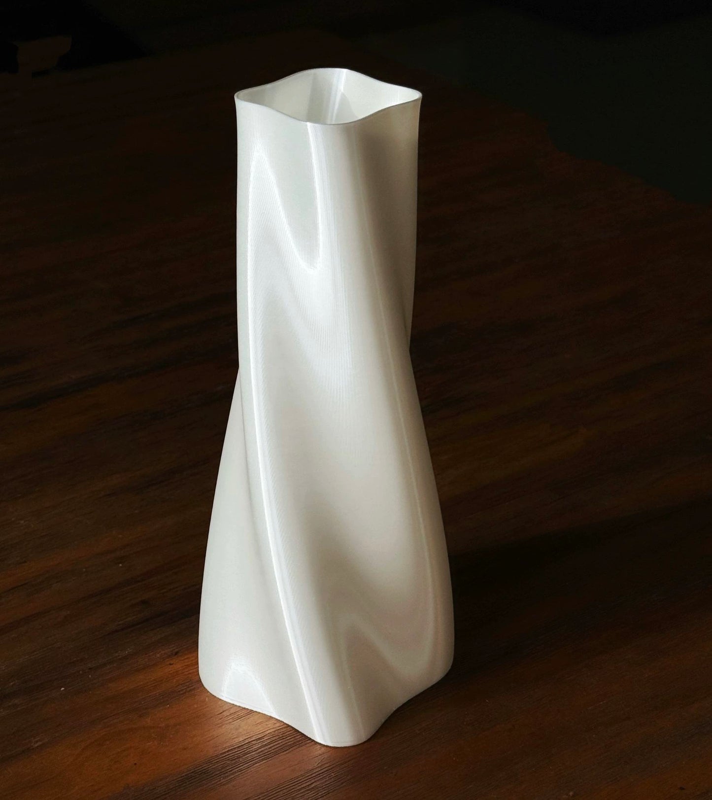2025 New Arrival Eco-Friendly Modern Design Organic Plastic 3D Printed Textured Vase Wedding Decorative Tabletop Vase New