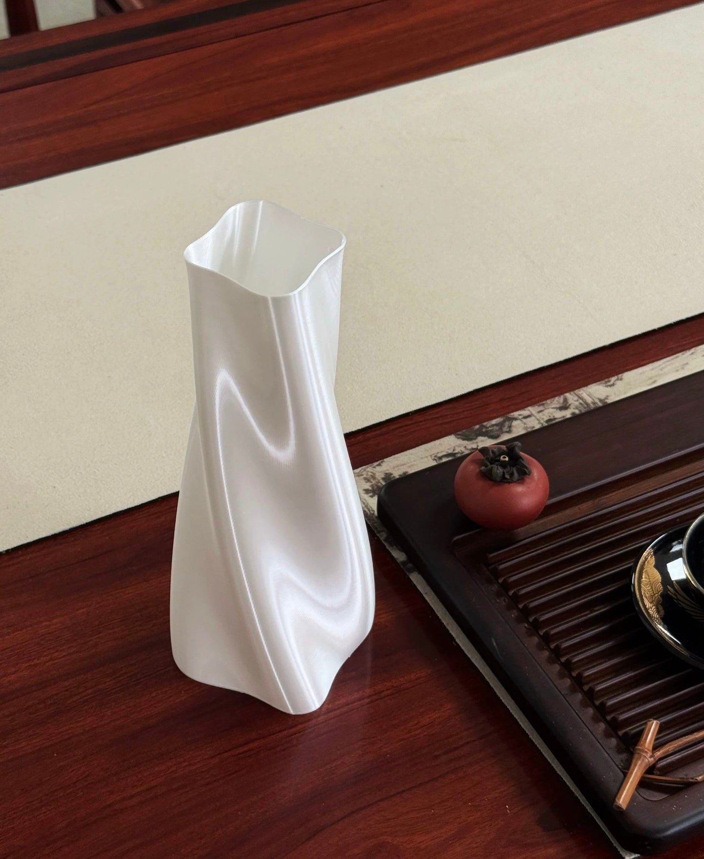 2025 New Arrival Eco-Friendly Modern Design Organic Plastic 3D Printed Textured Vase Wedding Decorative Tabletop Vase New