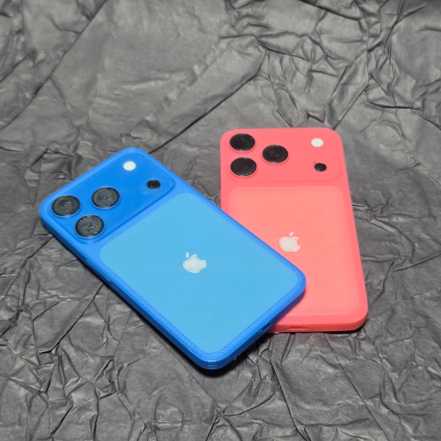 3D printed iPhone 17 Pro miniature model decompression magnetic toy