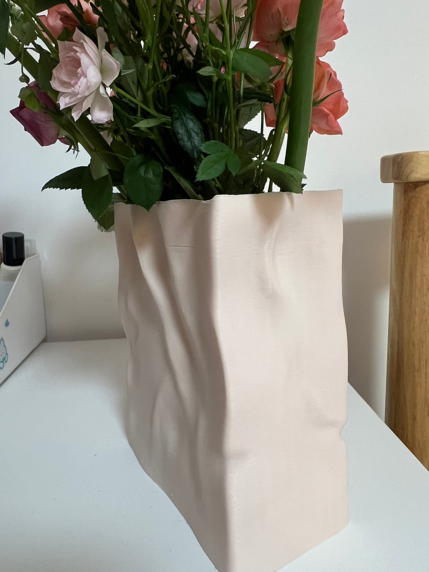 3D printed modern style vase with creases texture diy made