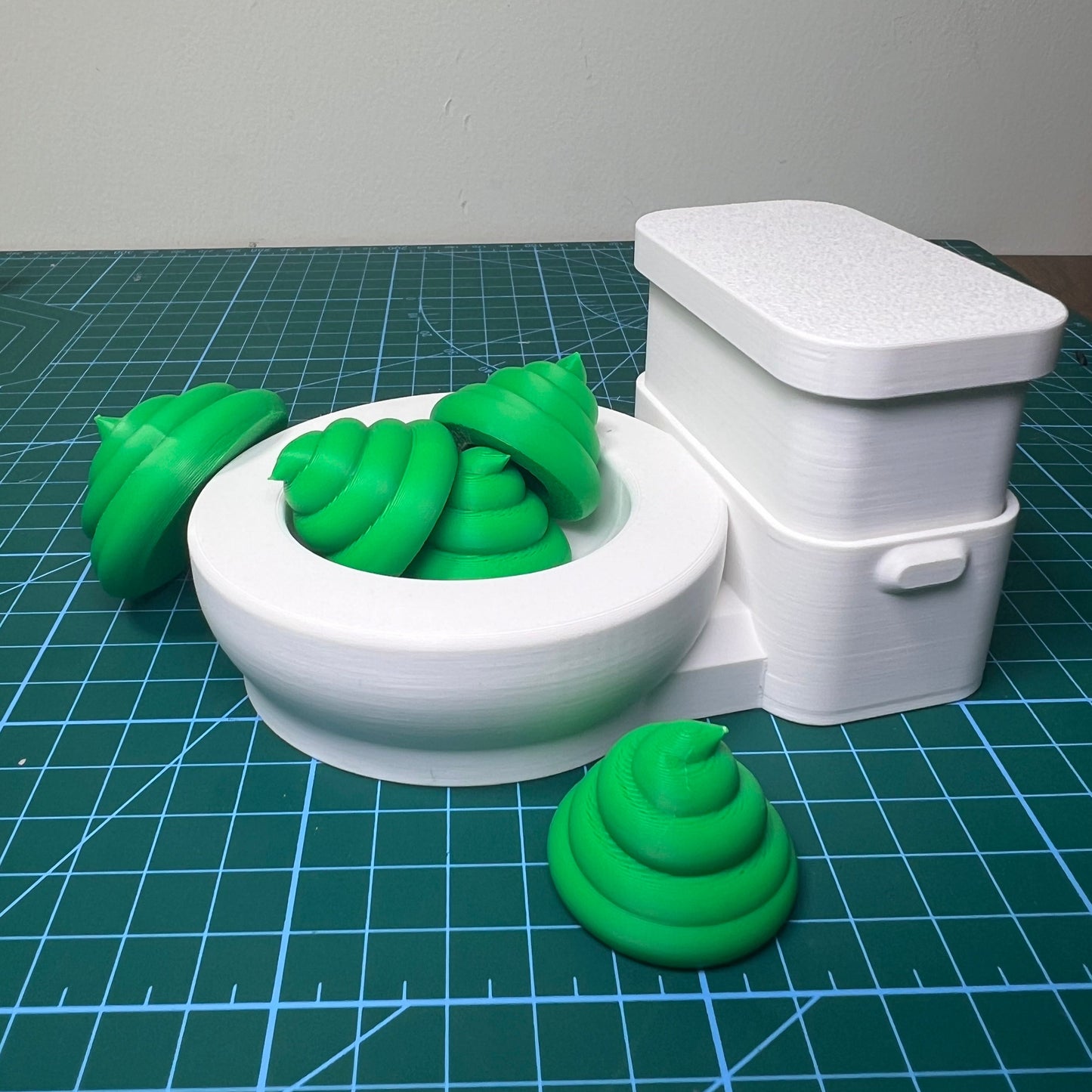 3D printed pneumatic toilet ornaments Decompression and fun diy made