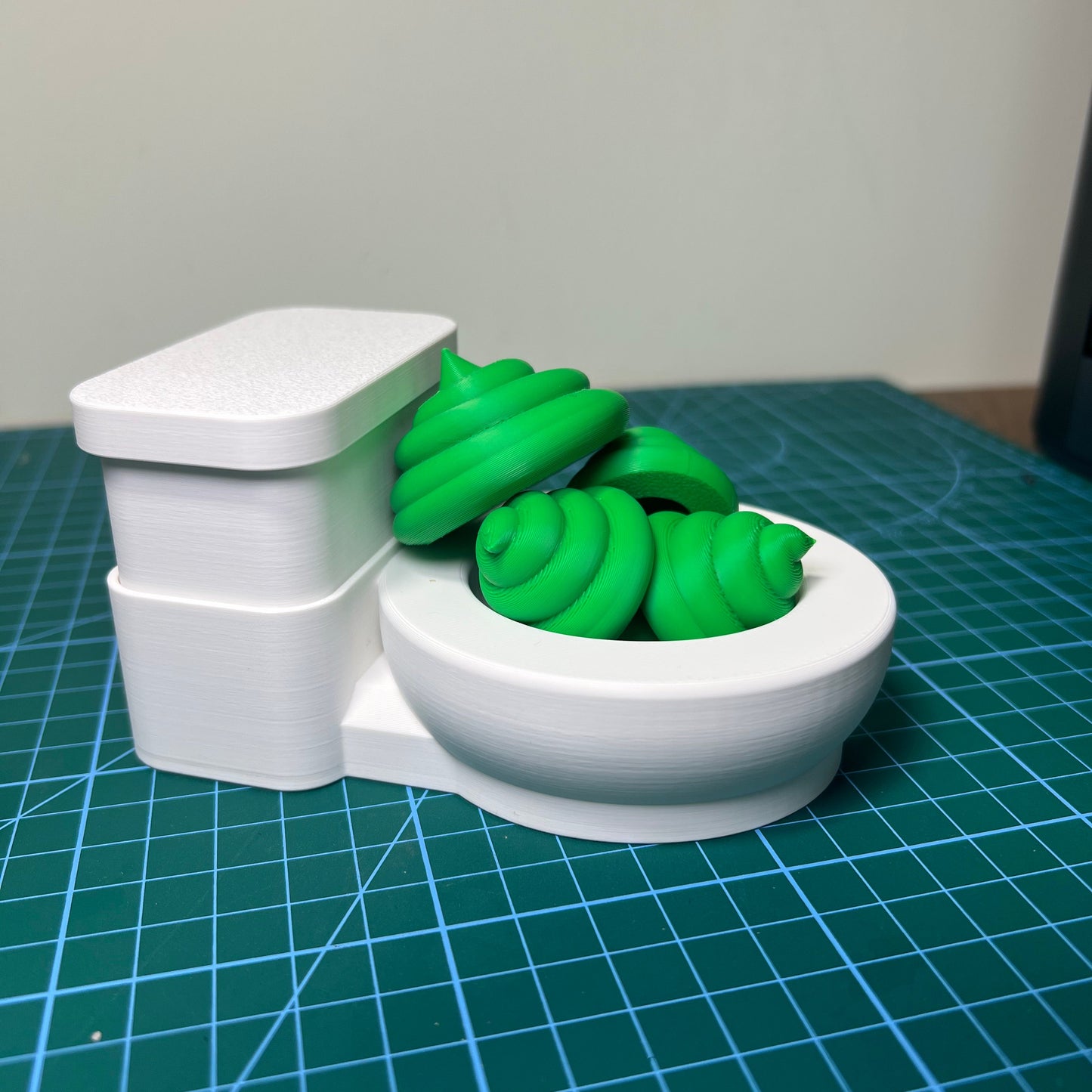 3D printed pneumatic toilet ornaments Decompression and fun diy made