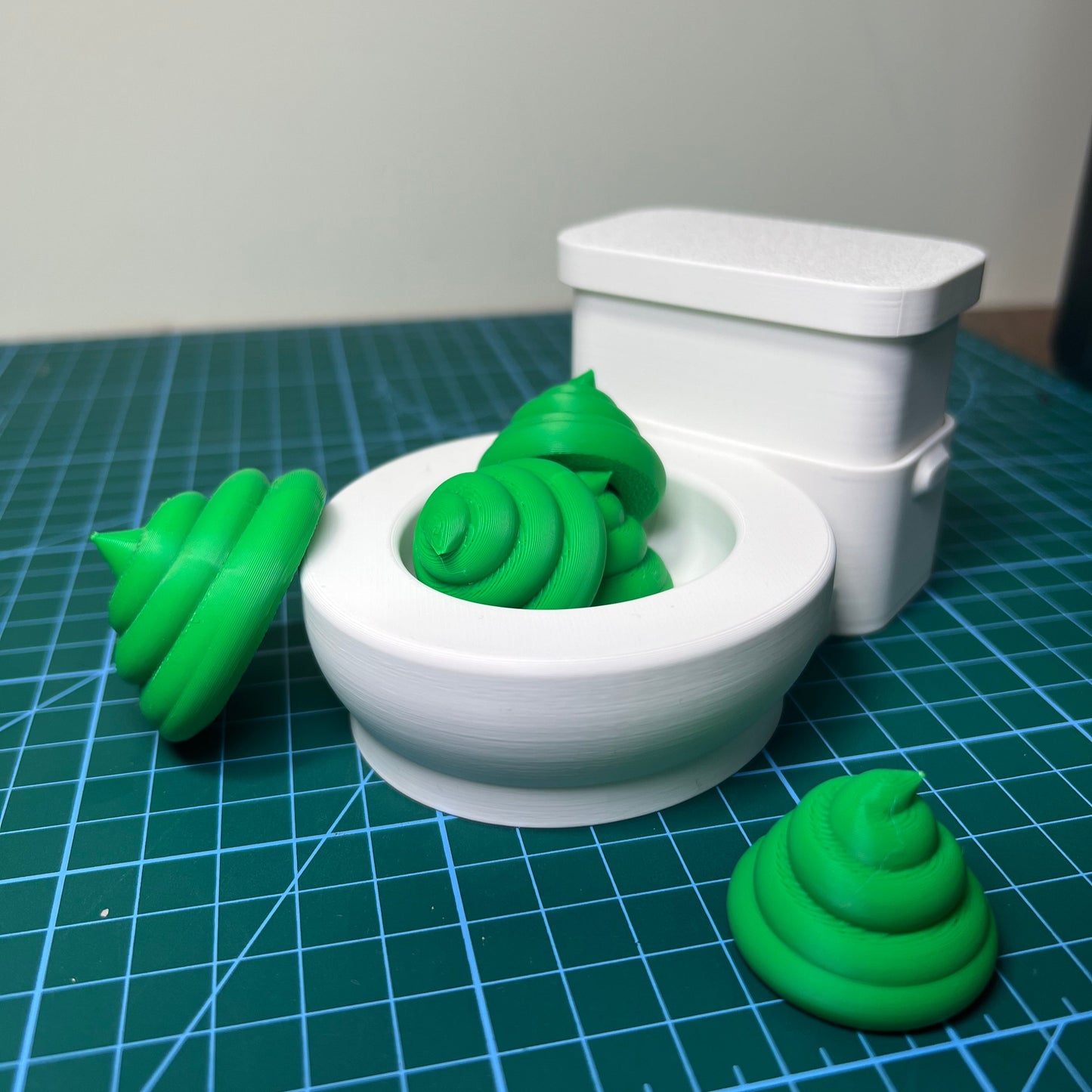 3D printed pneumatic toilet ornaments Decompression and fun diy made