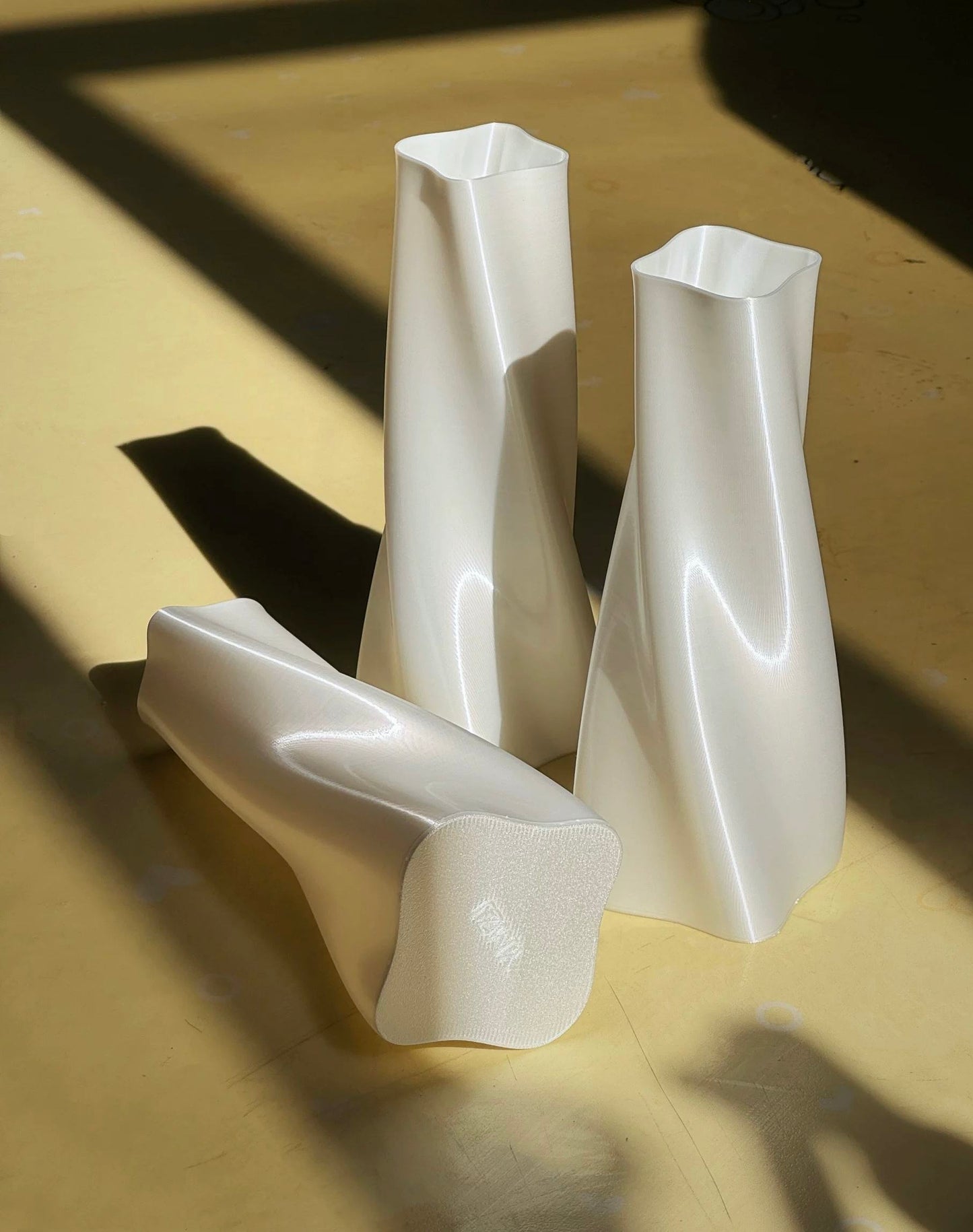 2025 New Arrival Eco-Friendly Modern Design Organic Plastic 3D Printed Textured Vase Wedding Decorative Tabletop Vase New